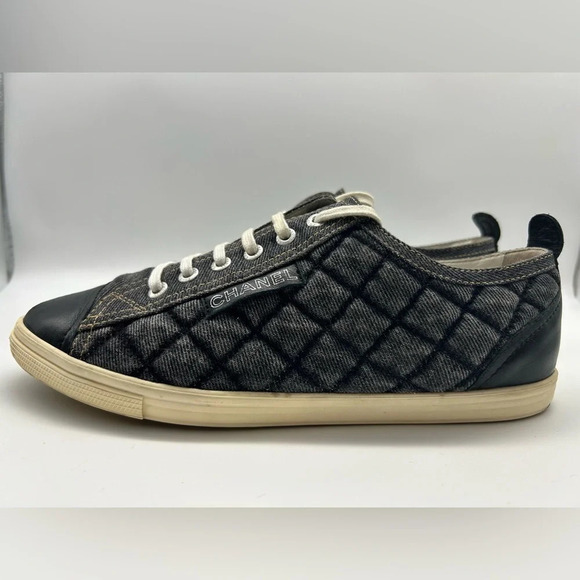 luxury-women-chanel-used-shoes  Chanel quilted denim leather lined low top sneakers shoes authentic 38